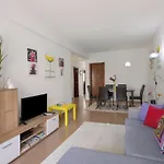 Apartamento Espacoso T2, Em Olhos Agua